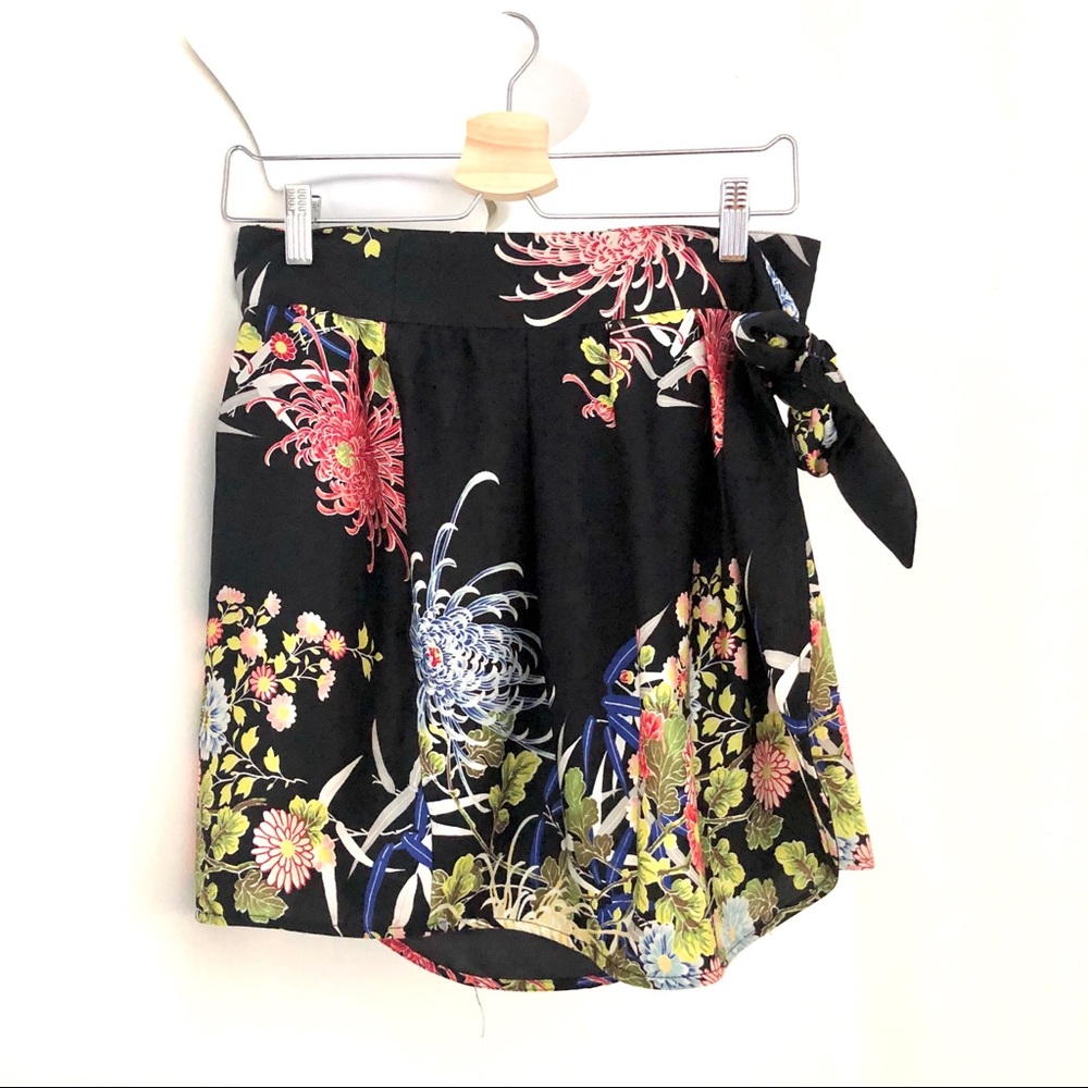 Zara Black Floral Skirt. Small.